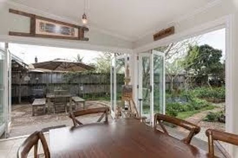 Photo of property in 75 Gribblehirst Road, Sandringham, Auckland, 1025