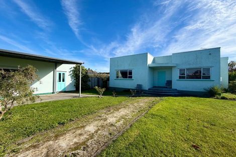 Photo of property in 74 Parris Street, Waitara, 4320