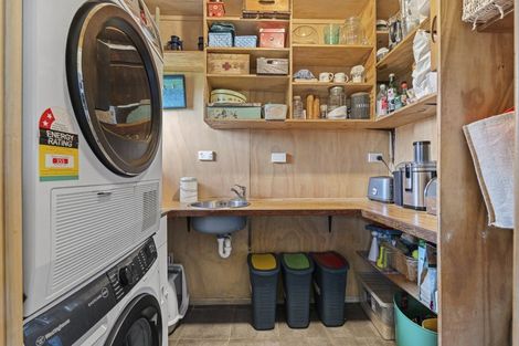 Photo of property in 15 Linda Street, Oakura, 4314