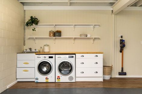 Photo of property in 2 Lovat Street, Havelock North, 4130