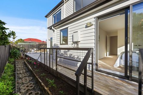 Photo of property in 33a Jillteresa Crescent, Half Moon Bay, Auckland, 2012