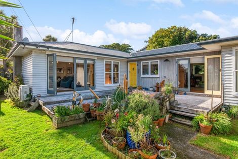 Photo of property in 39 Eatwell Avenue, Paraparaumu Beach, Paraparaumu, 5032