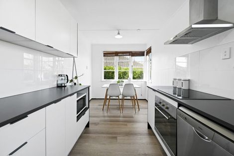 Photo of property in 4 Denz Street, Maeroa, Hamilton, 3200