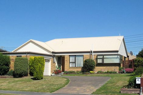 Photo of property in 17 Westgrove Avenue Avonhead Christchurch City