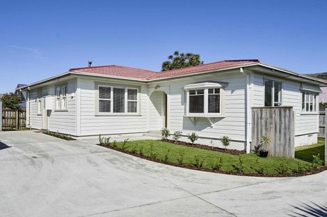 Photo of property in 57 Ranui Terrace, Tawa, Wellington, 5028