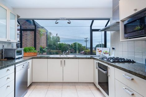 Photo of property in 10 Kowhai Road, Campbells Bay, Auckland, 0630