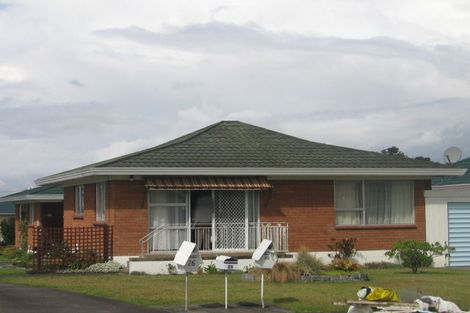 Photo of property in 24 Faith Bullock Place, New Lynn, Auckland, 0600