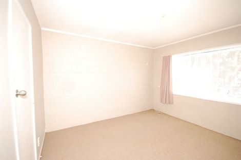 Photo of property in 2/4 Panorama Road, Mount Wellington, Auckland, 1060