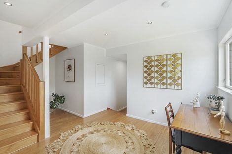 Photo of property in 16 St Peters Street, Northcote, Auckland, 0627