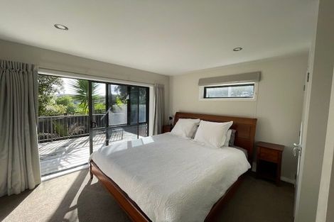 Photo of property in 1/86 Saddleback Rise, Murrays Bay, Auckland, 0630