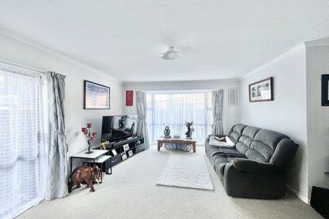 Photo of property in 2/38 Mako Mako Road, Levin, 5510