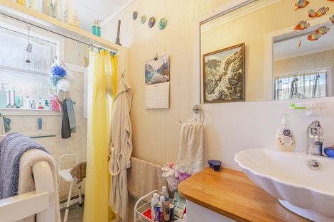 Photo of property in 34 Waverley Street, Waipawa, 4210