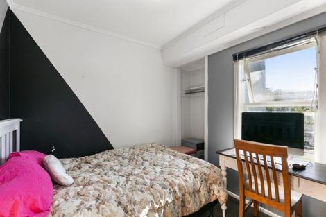 Photo of property in 76 Raroa Terrace, Tawa, Wellington, 5028