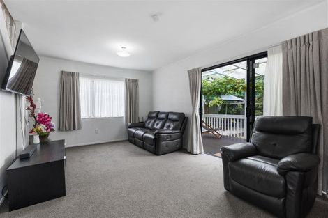 Photo of property in 1/143 Spinella Drive, Bayview, Auckland, 0629