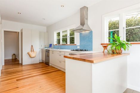 Photo of property in 9 Tawa Street, Eastbourne, Lower Hutt, 5013