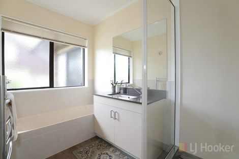 Photo of property in 2 Brundon Place, Lynmore, Rotorua, 3010