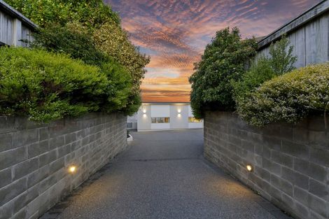 Photo of property in 34 Arahiwi Grove, Tirohanga, Lower Hutt, 5010