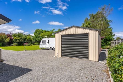 Photo of property in 2 Daffodil Grove, Carterton, 5713