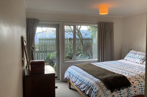 Photo of property in 2 Gowrie Street, Brooklyn, Wellington, 6021