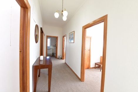 Photo of property in 492 Blockhouse Bay Road, Blockhouse Bay, Auckland, 0600
