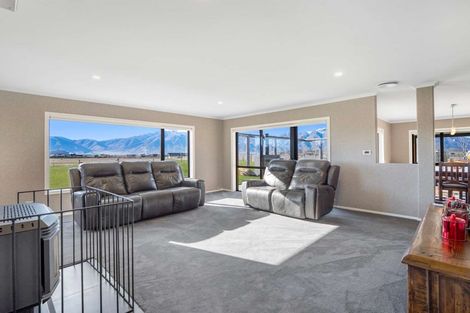 Photo of property in 10 Hardacre Place, Omarama, 9412