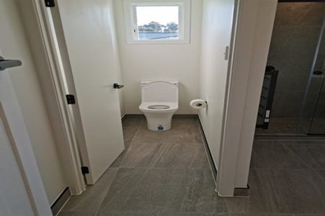 Photo of property in 4/141 Colwill Road, Massey, Auckland, 0614