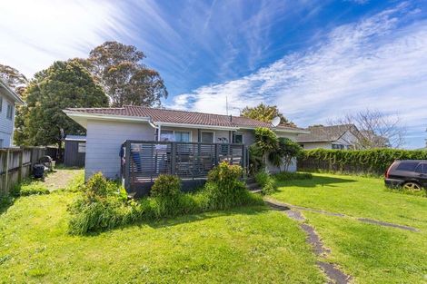 Photo of property in 389 Roscommon Road, Clendon Park, Auckland, 2103