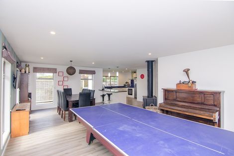 Photo of property in 2 The Glade, Carterton, 5713