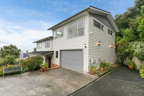Photo of property in 21 Southern Cross Crescent, Island Bay, Wellington, 6023