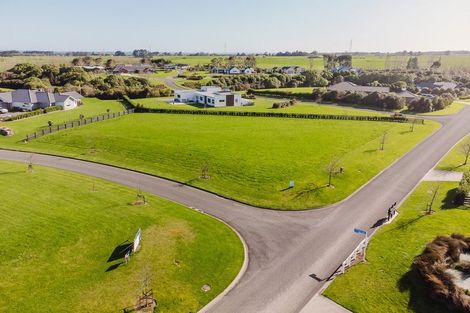 Photo of property in 2 Paterson Lane, Kelvin Grove, 4470