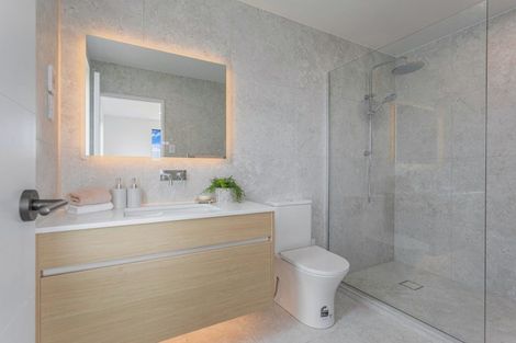 Photo of property in 5 Makumaku Place, Long Bay, Auckland, 0630