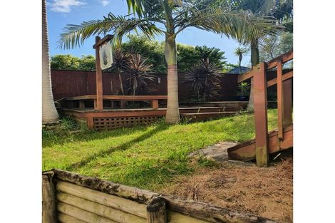 Photo of property in 1/212 Sunnynook Road, Totara Vale, Auckland, 0627