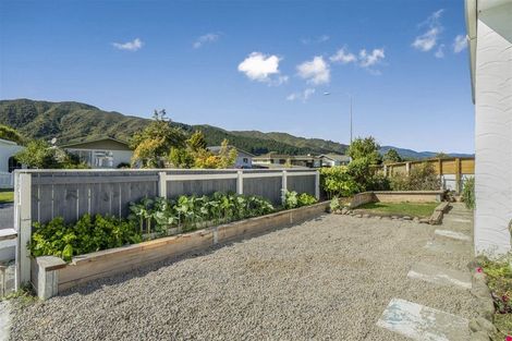 Photo of property in 321a Wellington Road, Wainuiomata, Lower Hutt, 5014