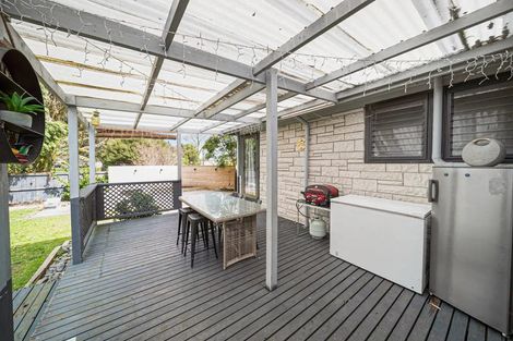 Photo of property in 13 Romney Place, Manurewa, Auckland, 2102