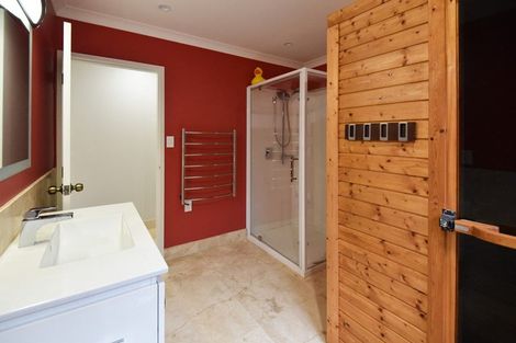 Photo of property in 8 Janet Place, Lynmore, Rotorua, 3010