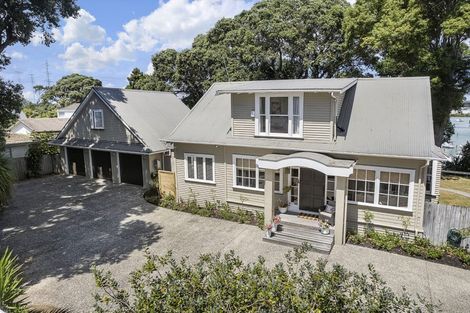 Photo of property in 9 Pakuranga Road, Pakuranga, Auckland, 2010
