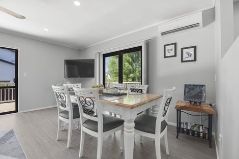 Photo of property in 96 Brian Crescent, Stanmore Bay, Whangaparaoa, 0932
