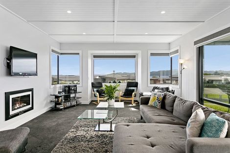 Photo of property in 12 Pukenamu Road, Rainbow Point, Taupo, 3330