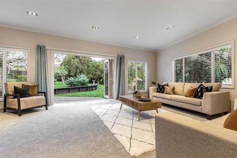 Photo of property in 30c Marine Parade, Mellons Bay, Auckland, 2014