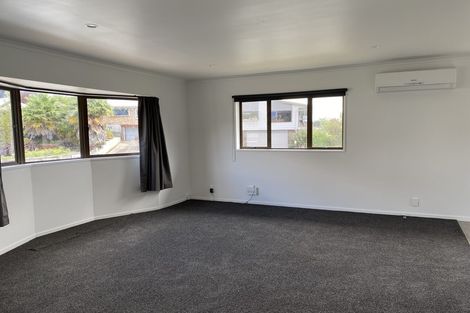 Photo of property in 13 Gilbass Avenue, Hamilton Lake, Hamilton, 3204