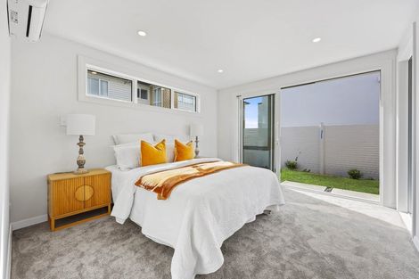 Photo of property in 40a The Esplanade, Eastern Beach, Auckland, 2012