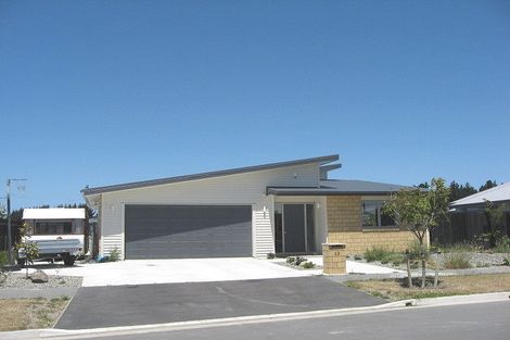 Photo of property in 23 Papaumu Green, Parklands, Christchurch, 8083