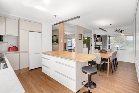 Photo of property in 118 Sandwich Road, St Andrews, Hamilton, 3200