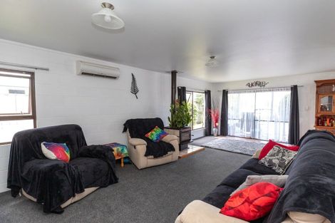 Photo of property in 50 Mahana Road, Ngatea, 3503