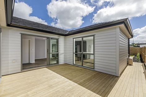 Photo of property in 24 Tarras Road, Kumeu, 0810