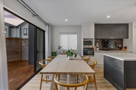 Photo of property in 24 Lumbarda Drive, Kumeu, 0810