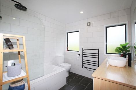 Photo of property in 47j Ambler Avenue, Glen Eden, Auckland, 0602