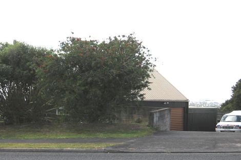 Photo of property in 37 Sunset Road, Totara Vale, Auckland, 0632