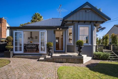 Photo of property in 1/86 Birkenhead Avenue, Birkenhead, Auckland, 0626