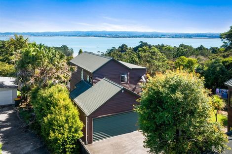 Photo of property in 2/60 Rangatira Road, Beach Haven, Auckland, 0626